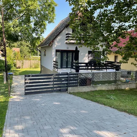 Semesterbostad Ozark Balatonszárszó