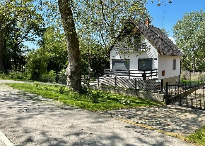 Laboum Balatonszárszó